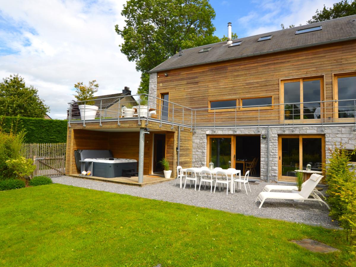 Villa photo 1