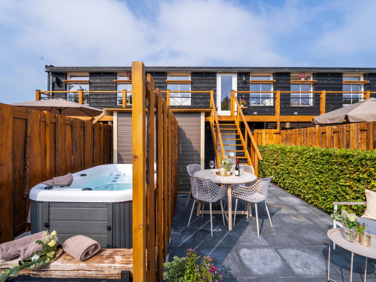 Villa photo 1