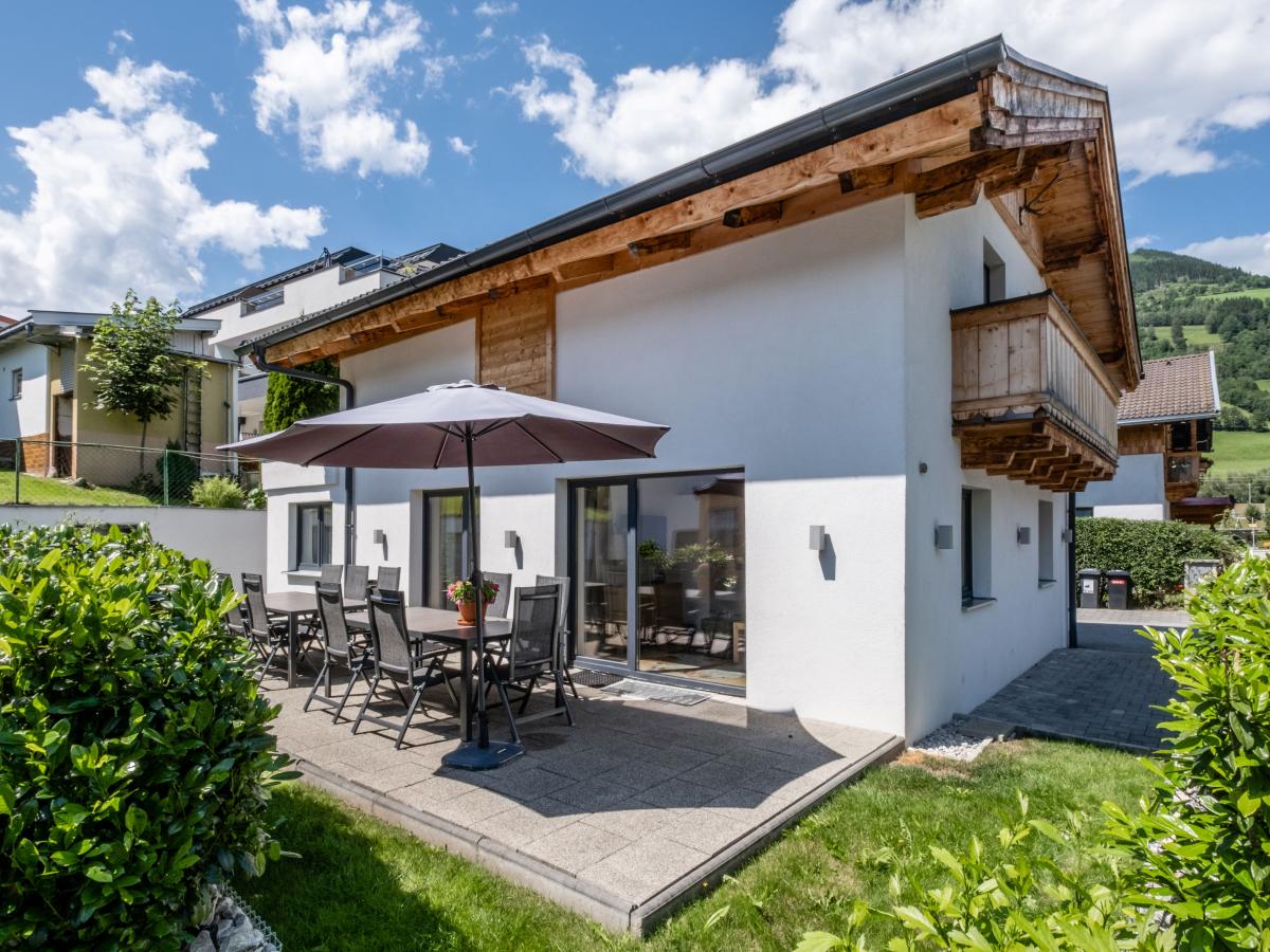 Villa photo 1