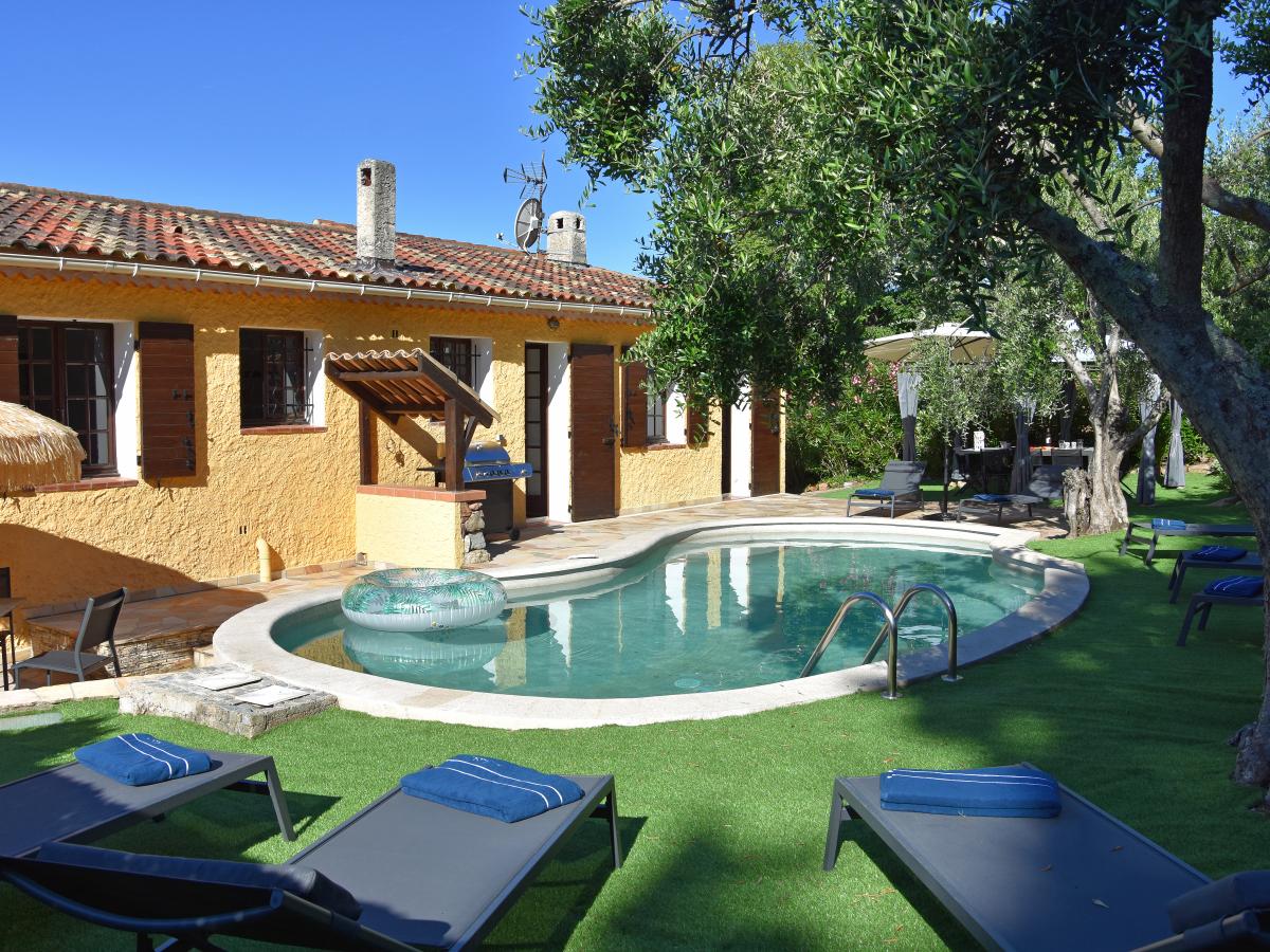 Villa photo 1
