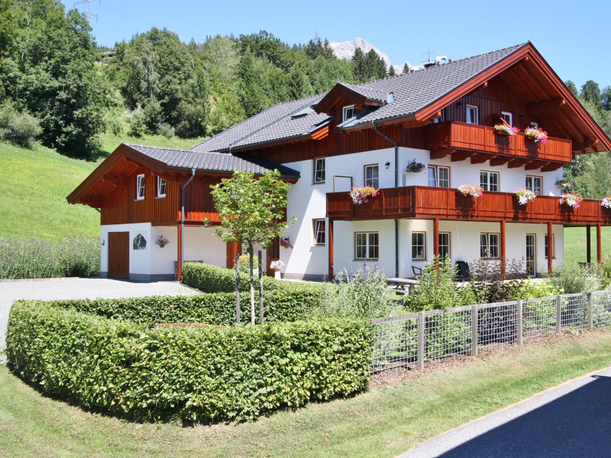 Villa photo 1