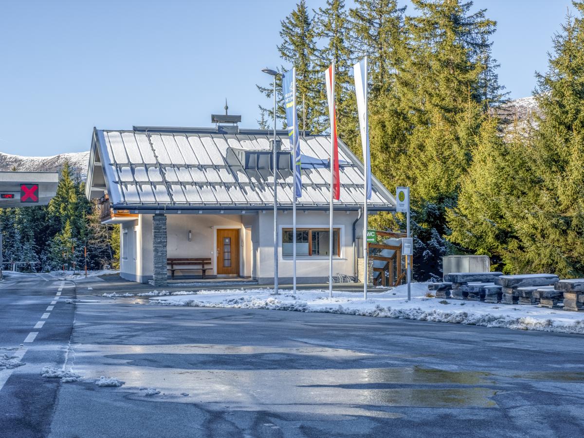 Exterior Winter