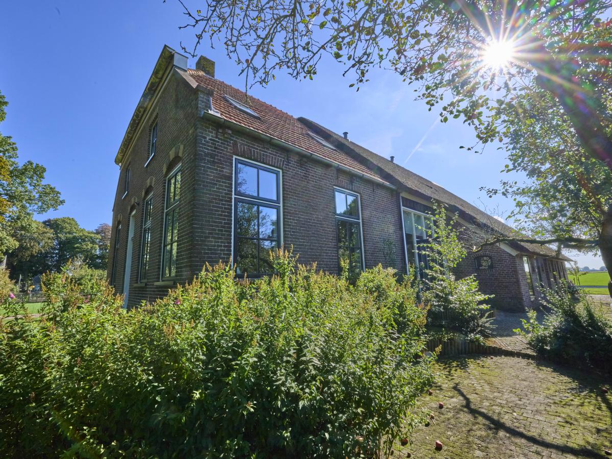 Villa photo 1