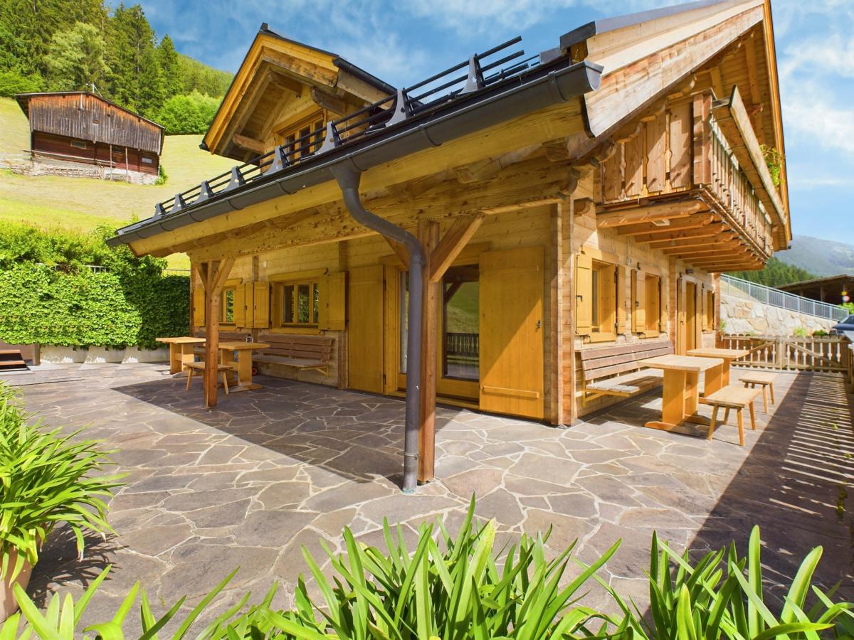 Villa photo 1