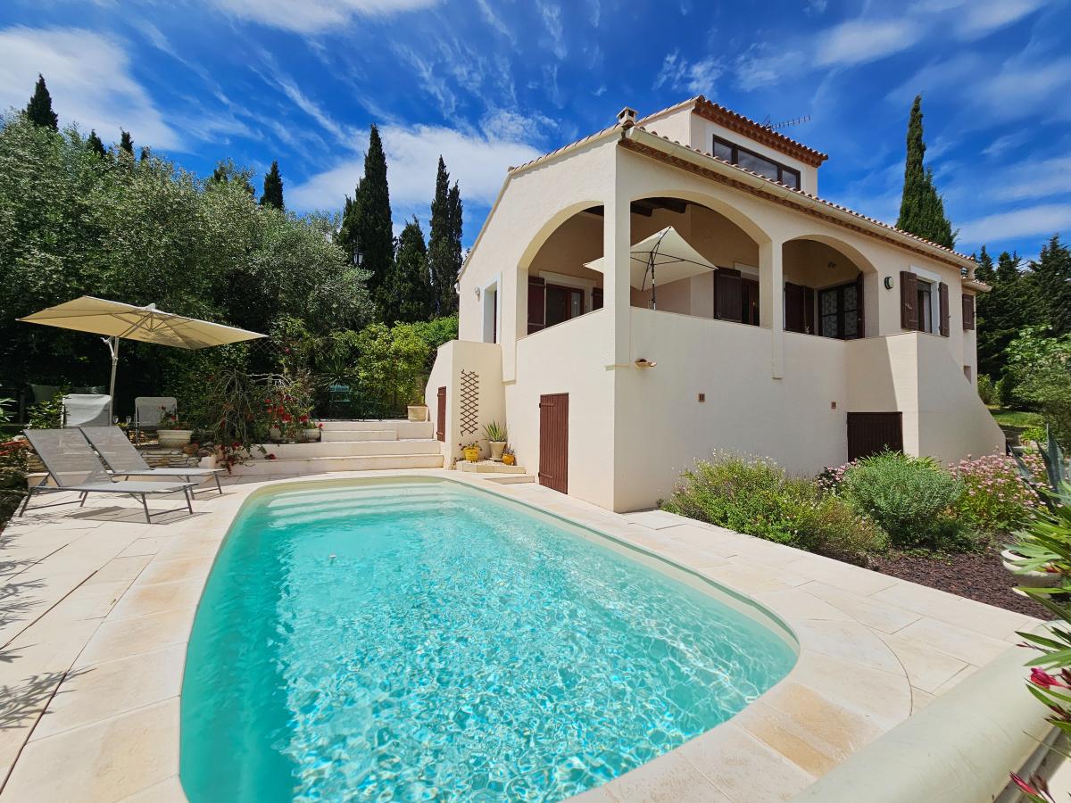 Villa photo 1