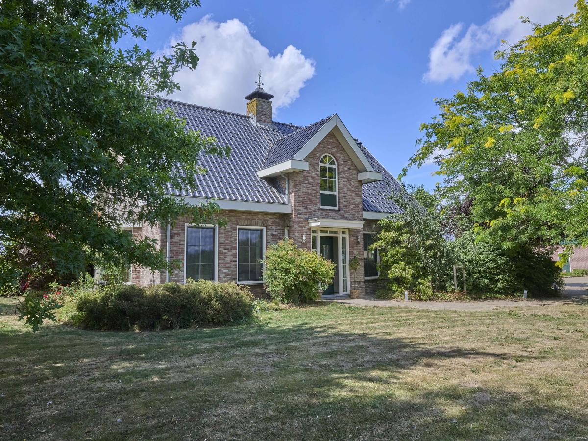 Exterior Summer