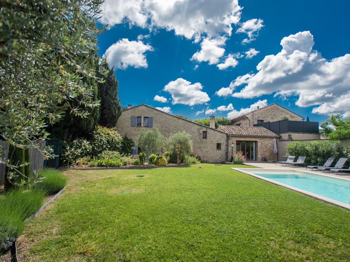 Villa photo 1