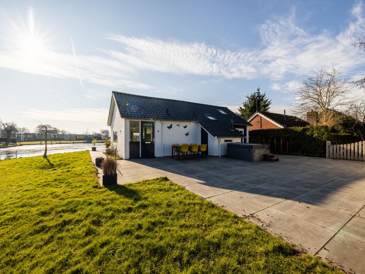 Villa photo 1
