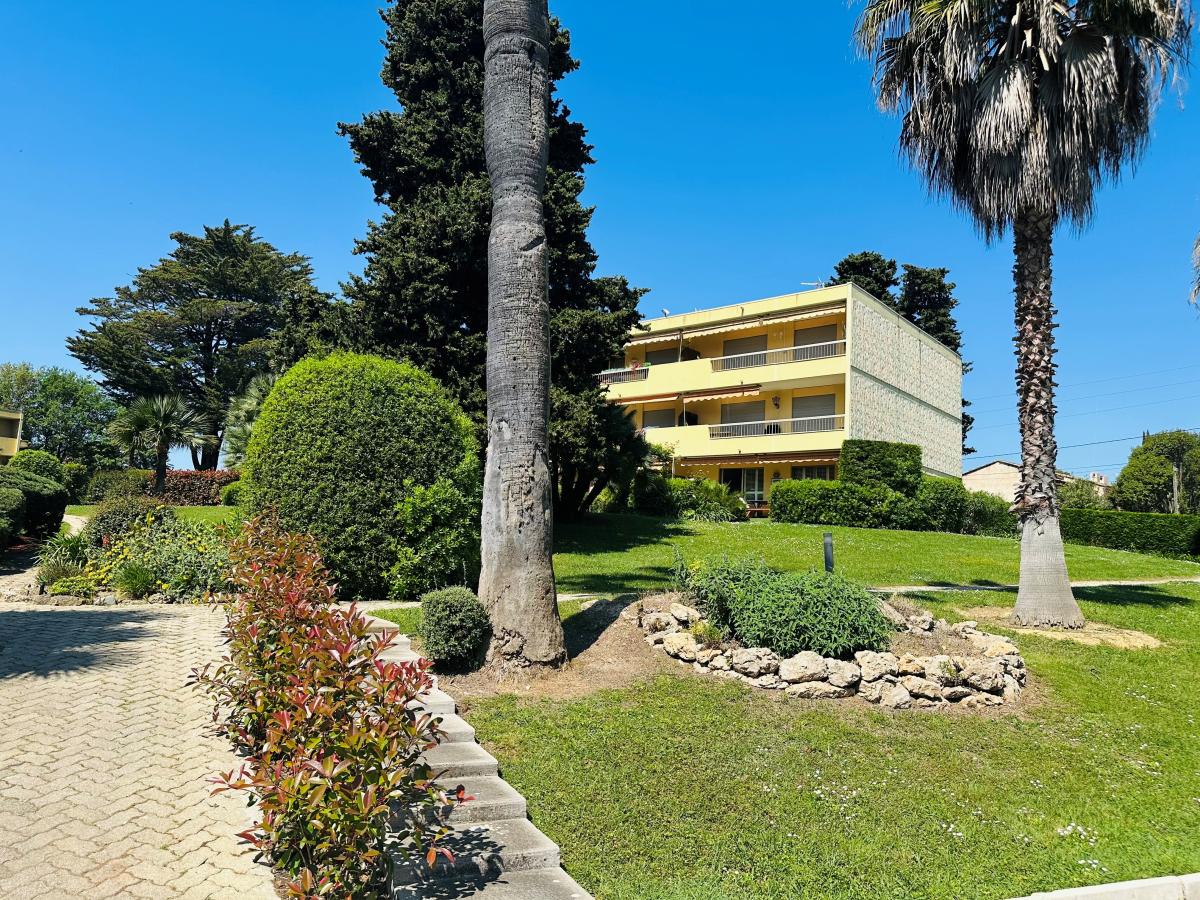 Villa photo 1