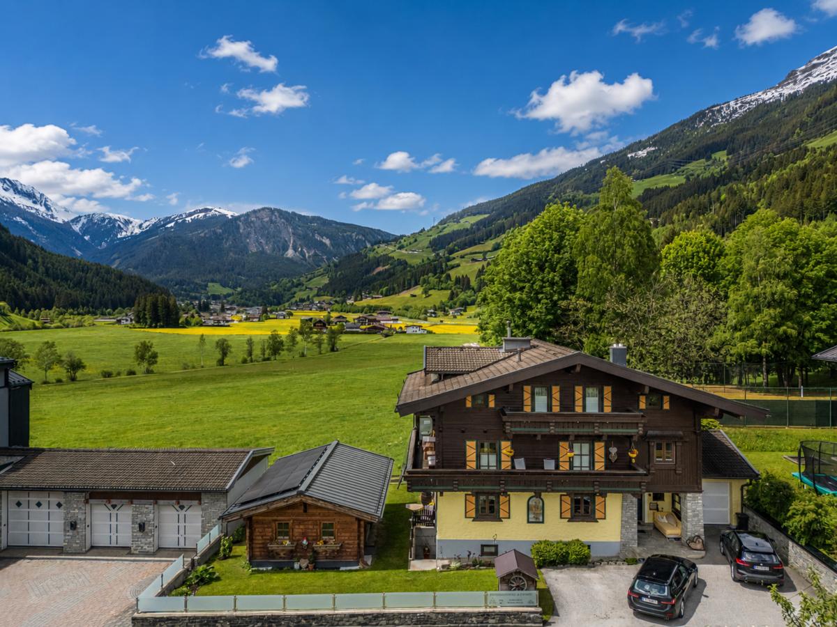 Villa photo 1