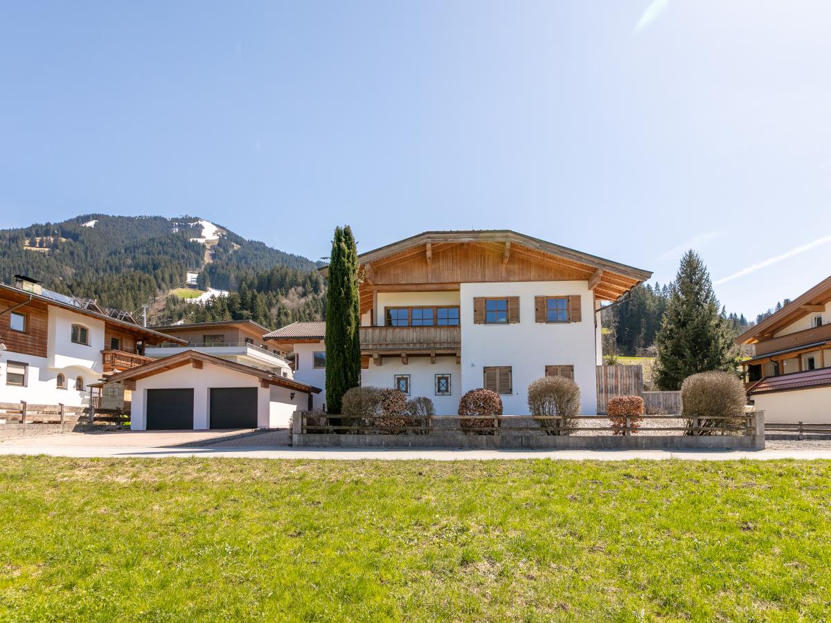 Villa photo 1