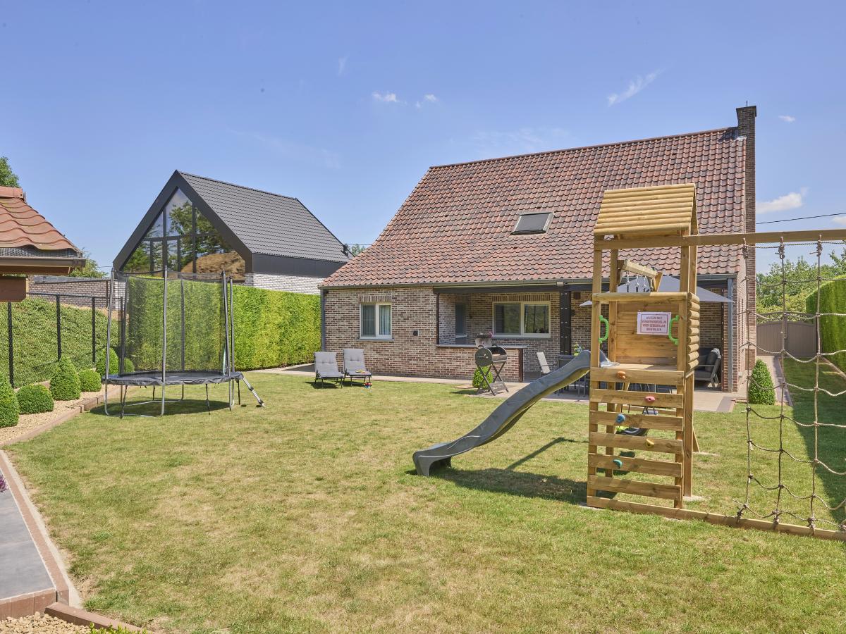 Villa photo 1
