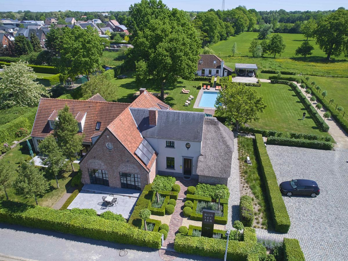 Villa photo 1