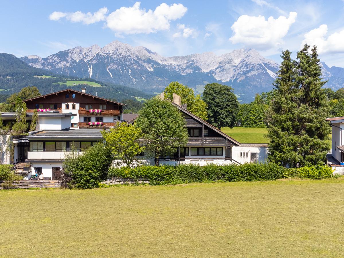 Villa photo 1