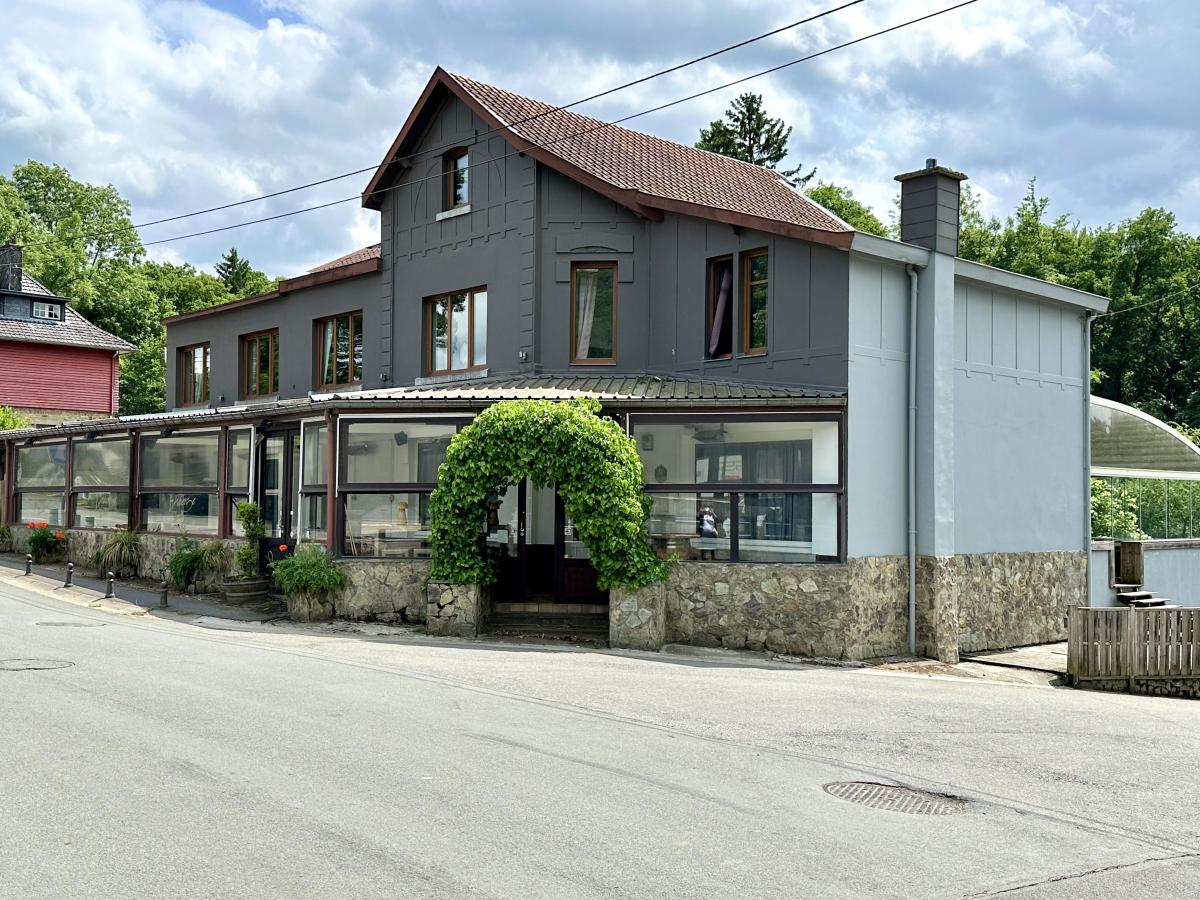 Exterior Summer