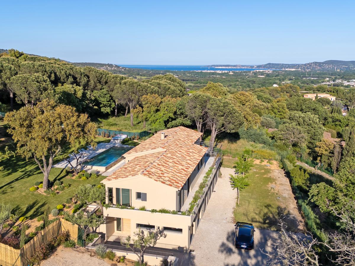Villa photo 1
