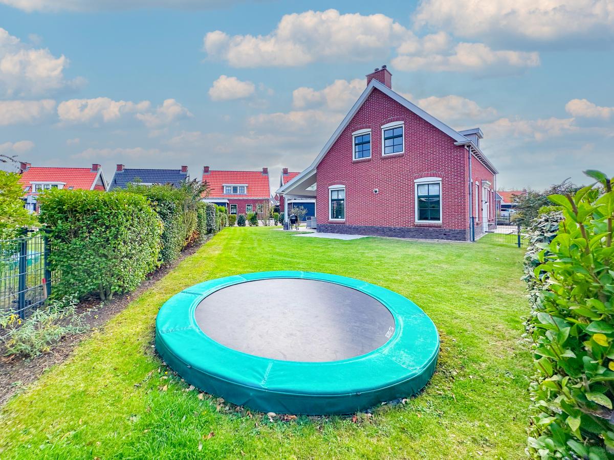 Exterior Summer