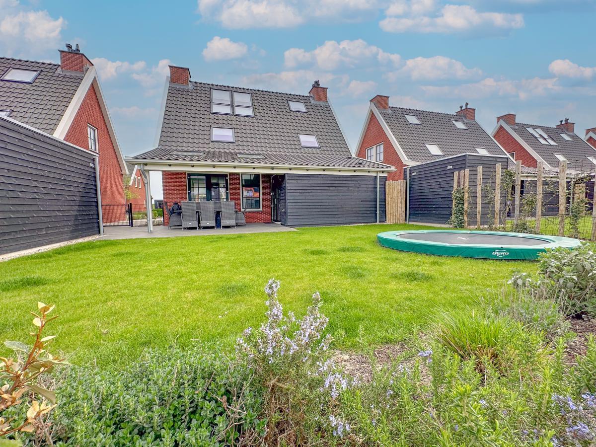 Villa photo 1