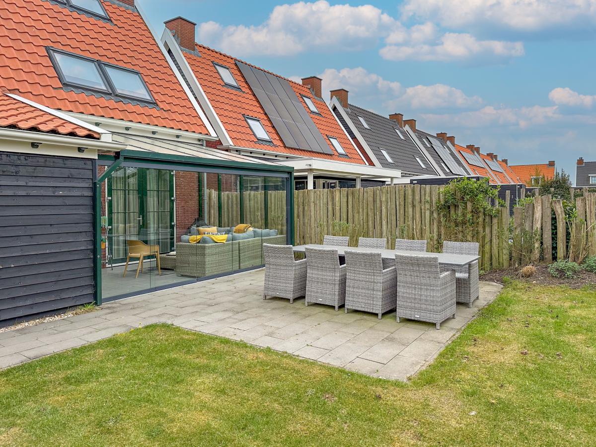 Villa photo 1