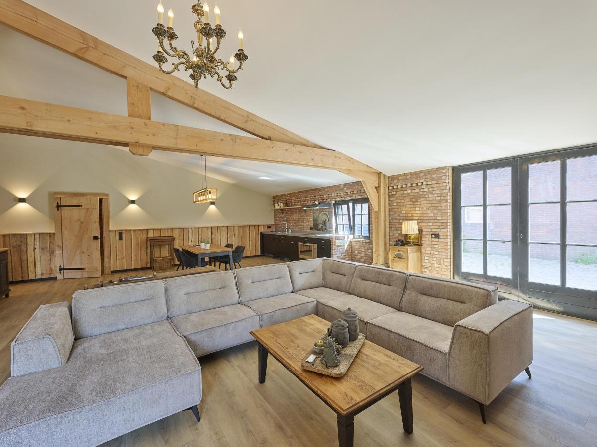 Villa photo 1