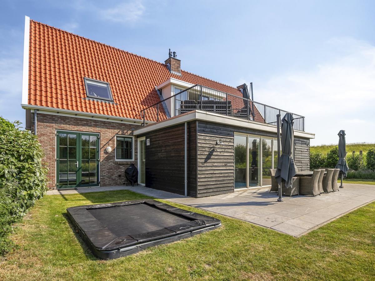 Exterior Summer