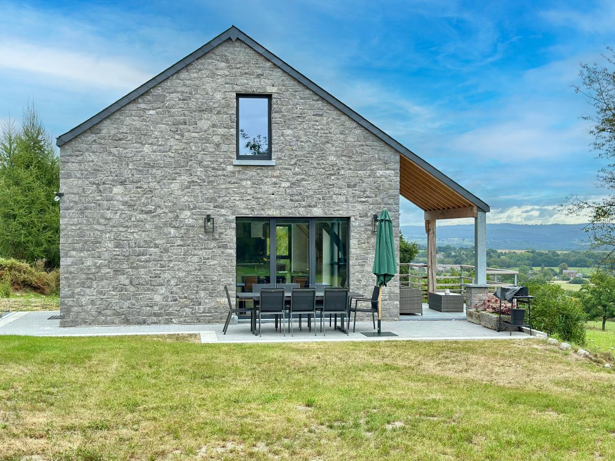 Villa photo 1