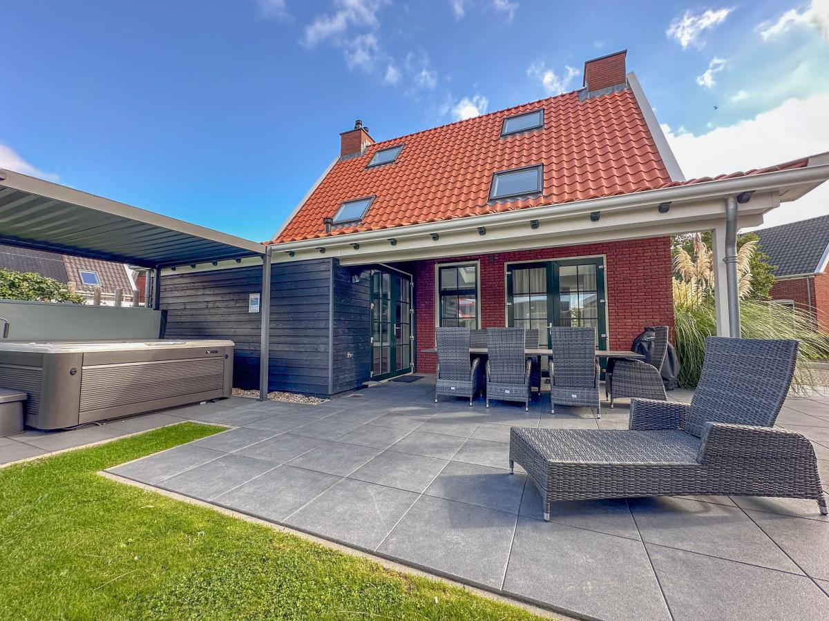 Villa photo 1