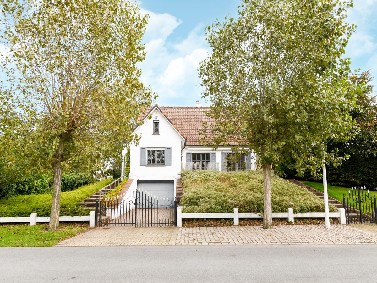 Villa photo 1