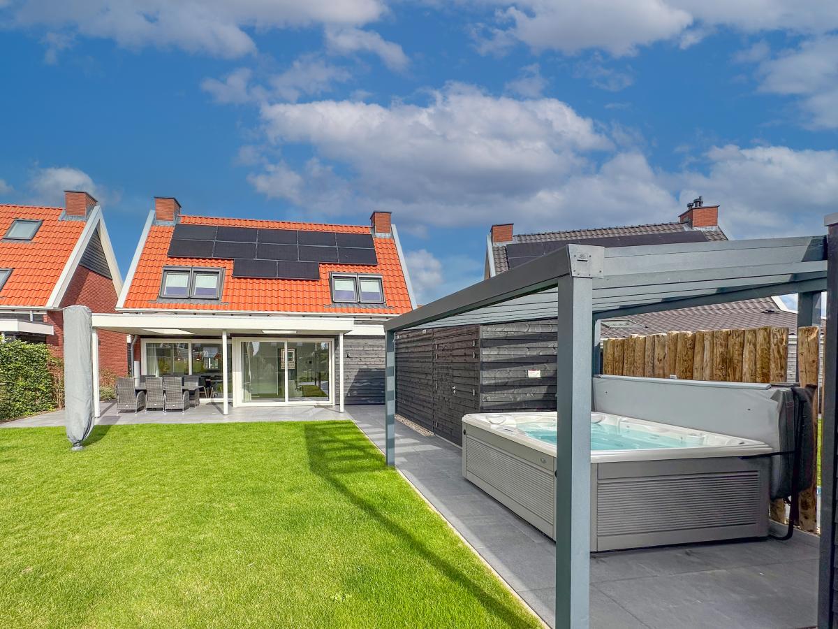 Villa photo 1