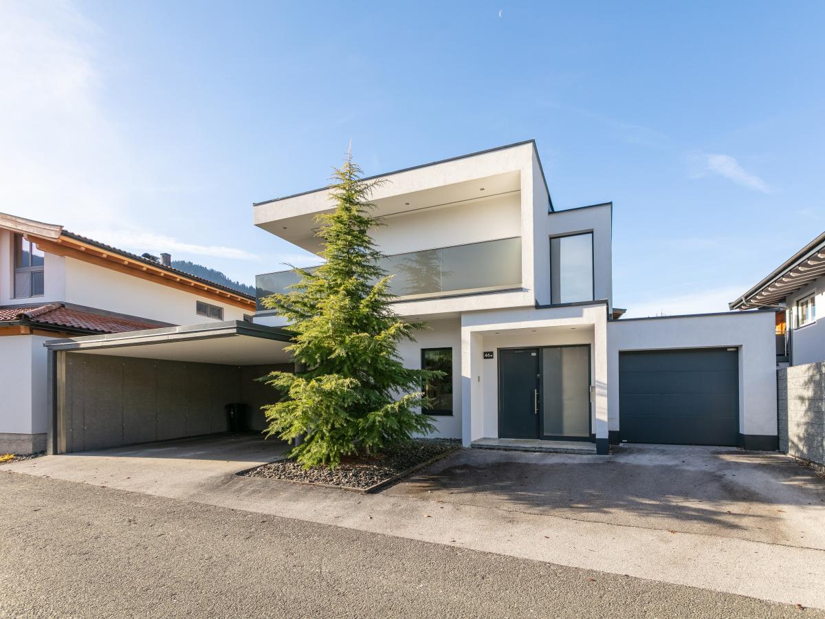 Villa photo 1