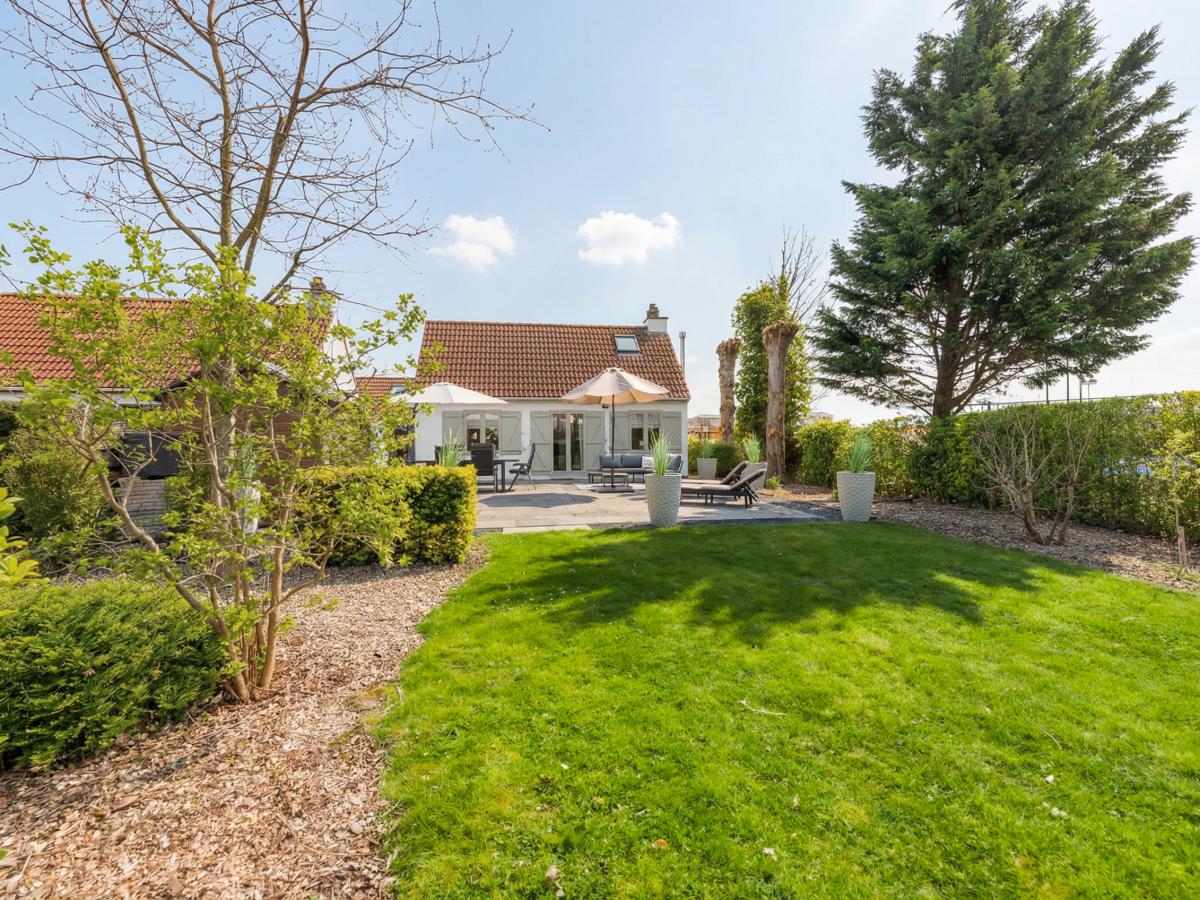 Villa photo 1