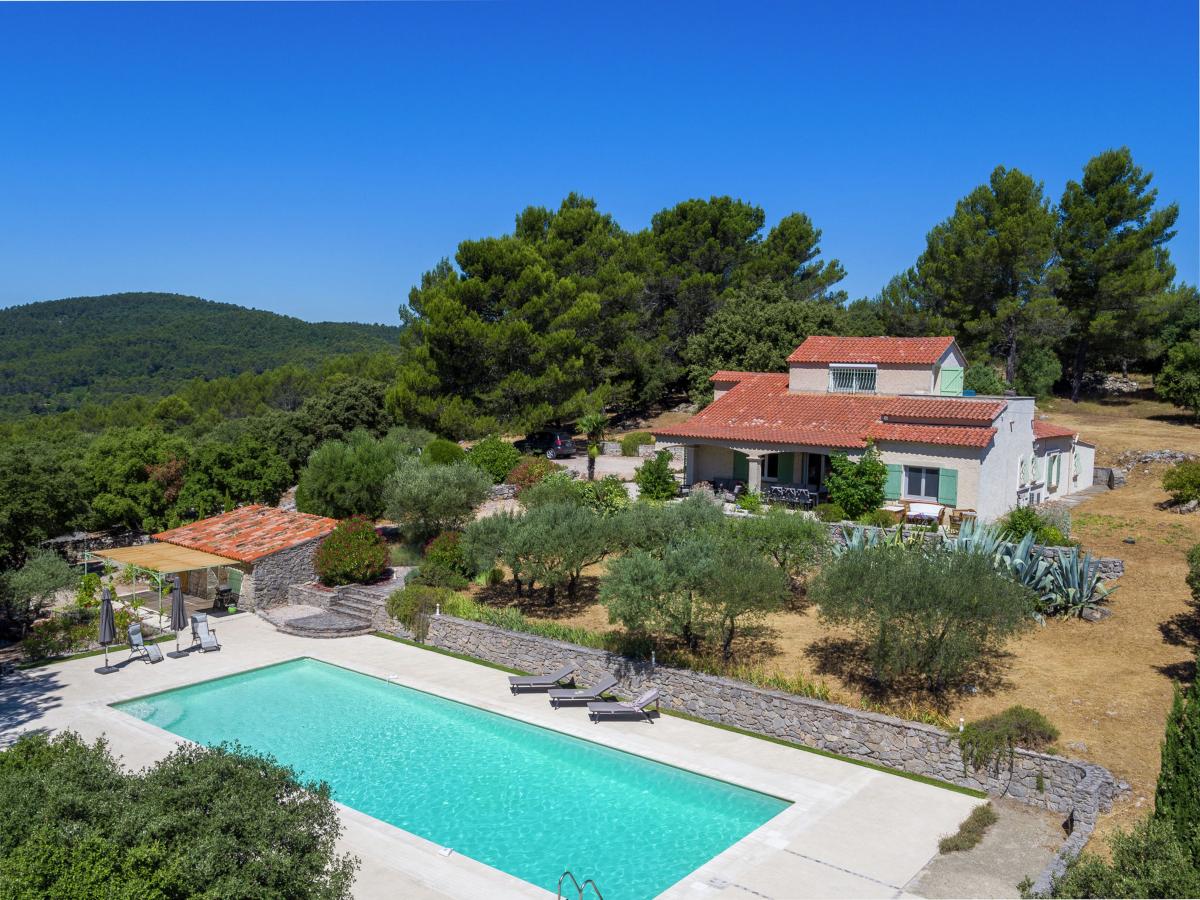 Villa photo 1