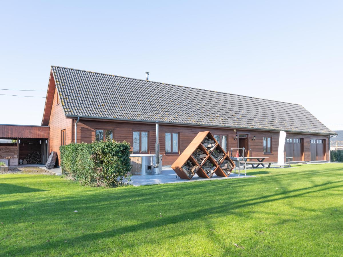 Villa photo 1