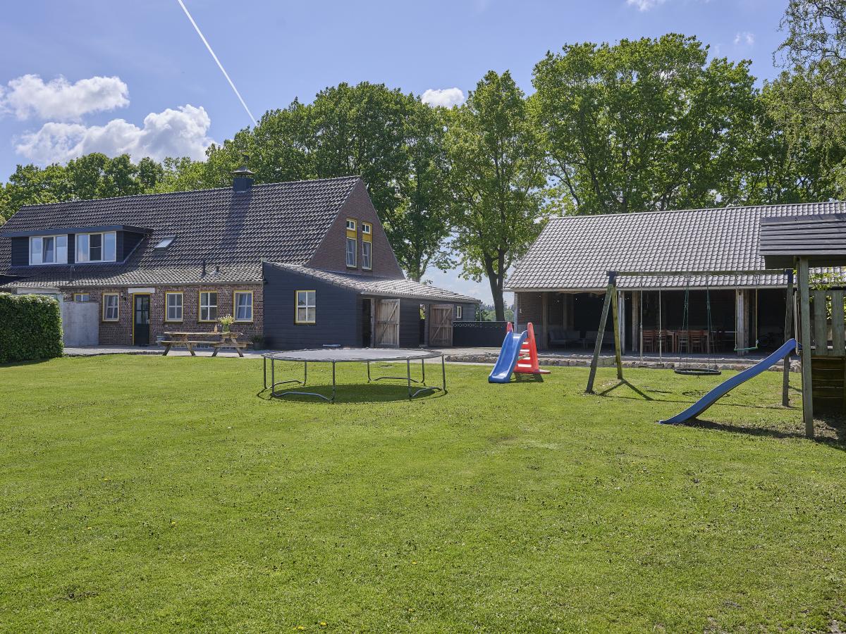 Villa photo 1