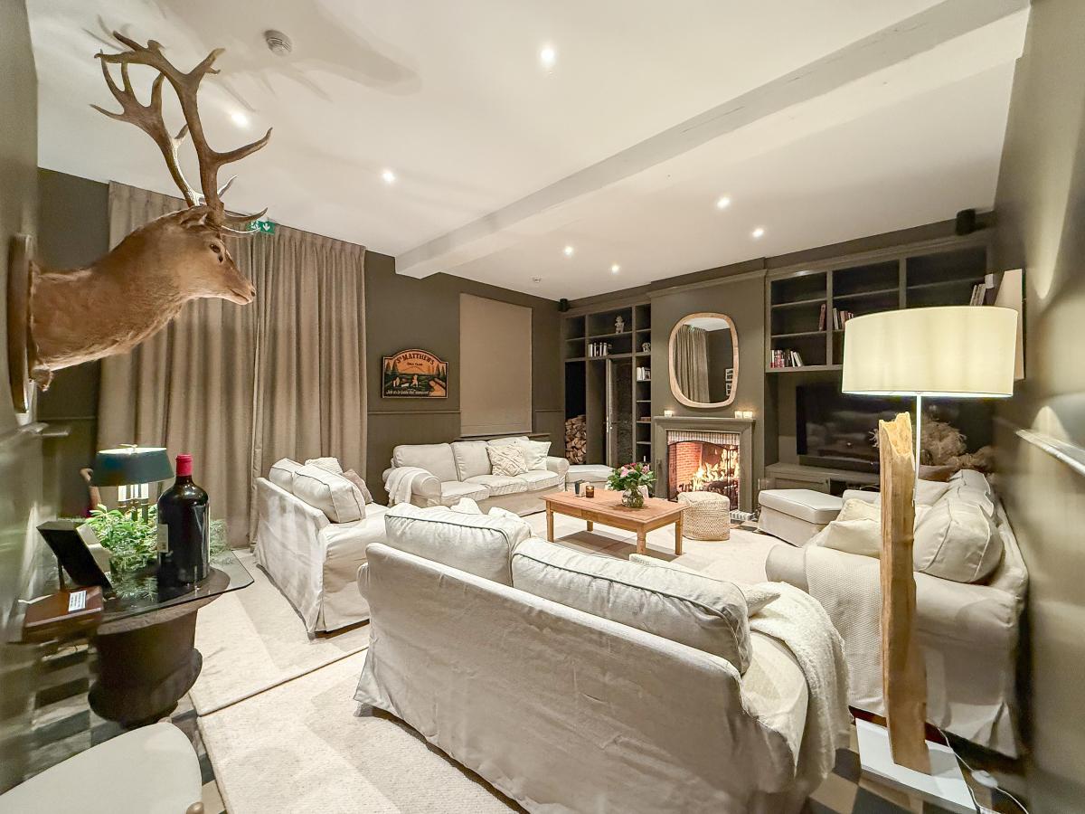 Villa photo 1