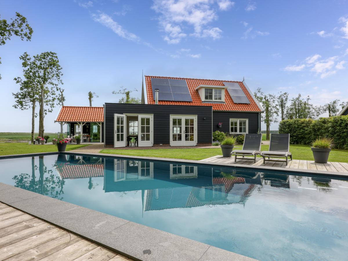 Villa photo 1