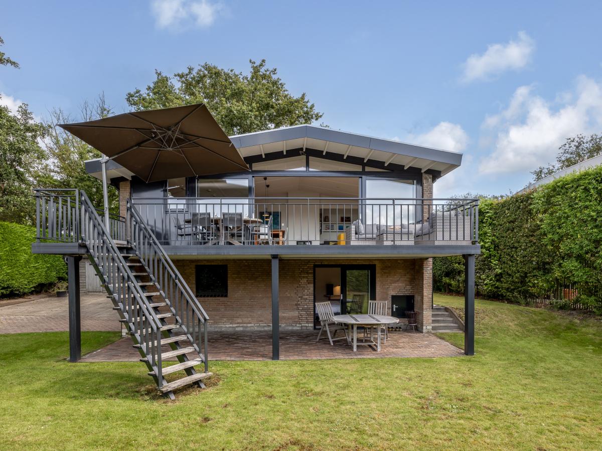 Villa photo 1