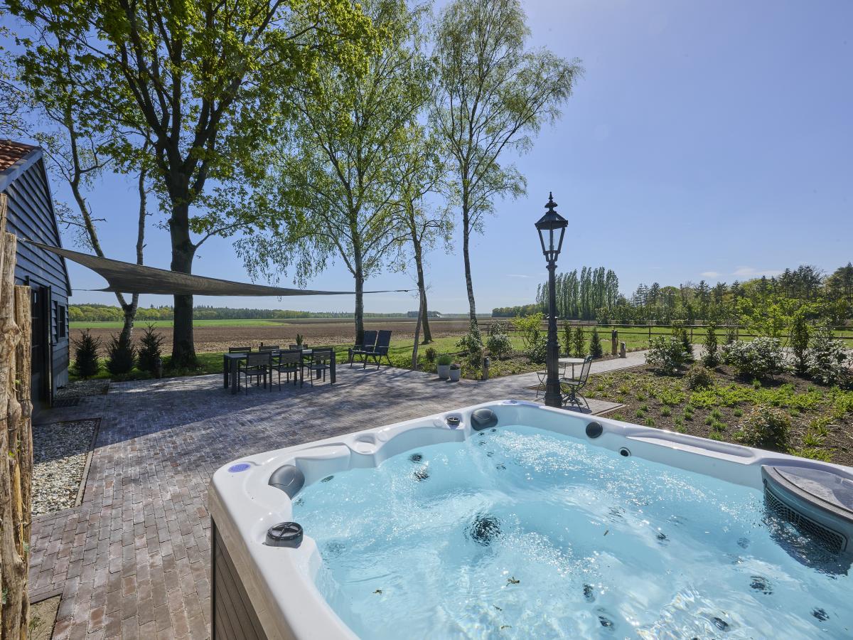Villa photo 1