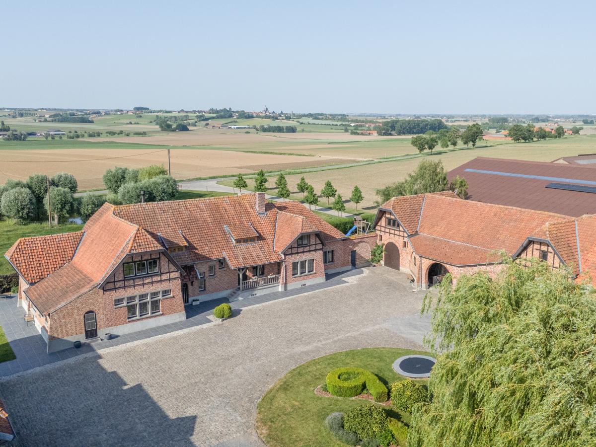 Villa photo 1