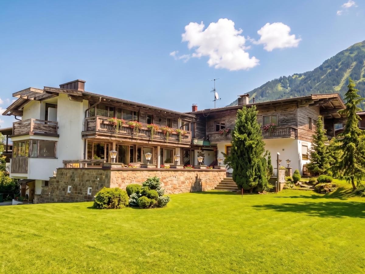 Villa photo 1