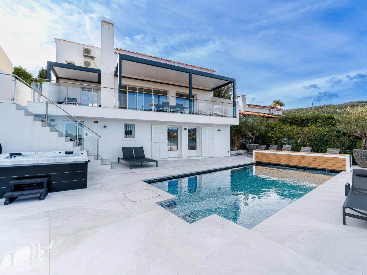 Villa photo 1