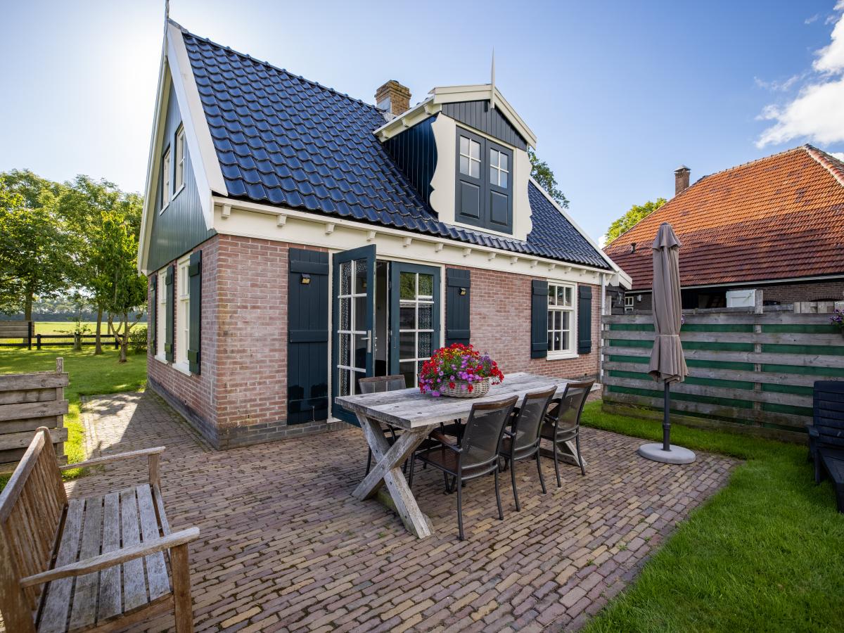 Villa photo 1