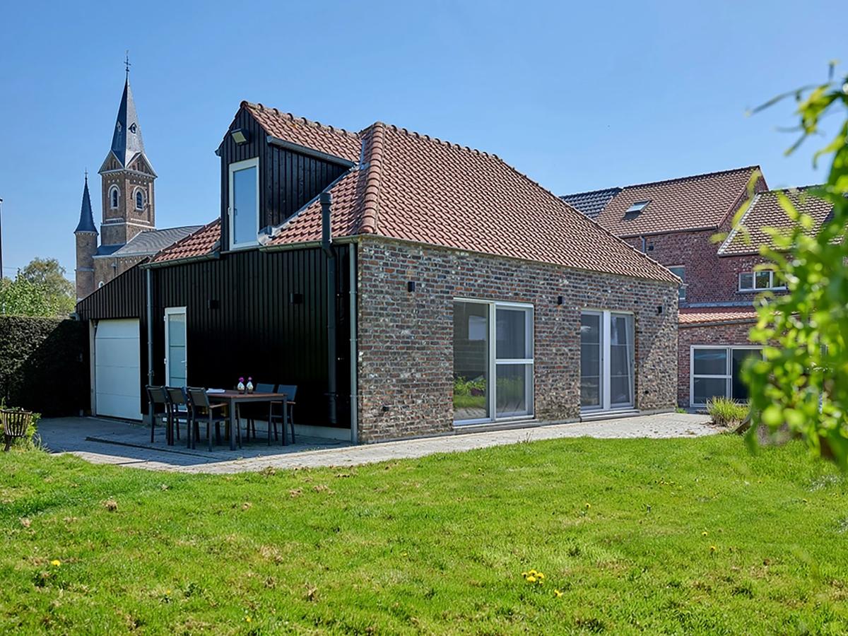Villa photo 1