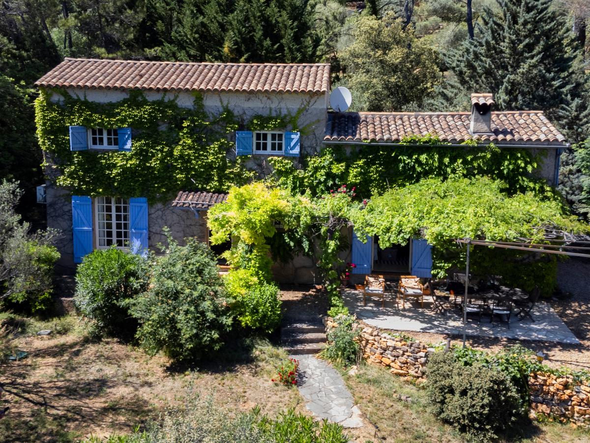 Villa photo 1