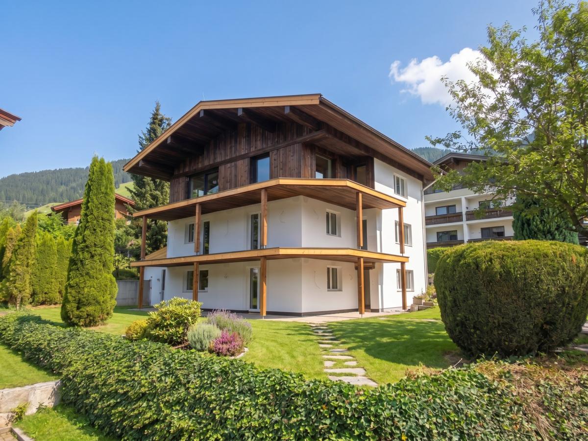Villa photo 1