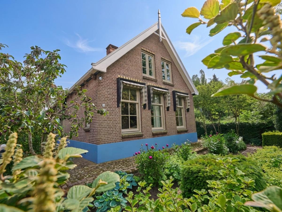 Villa photo 1