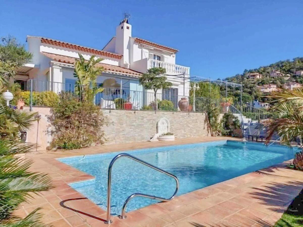 Villa photo 1