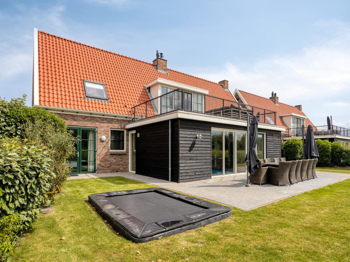 Villa photo 1
