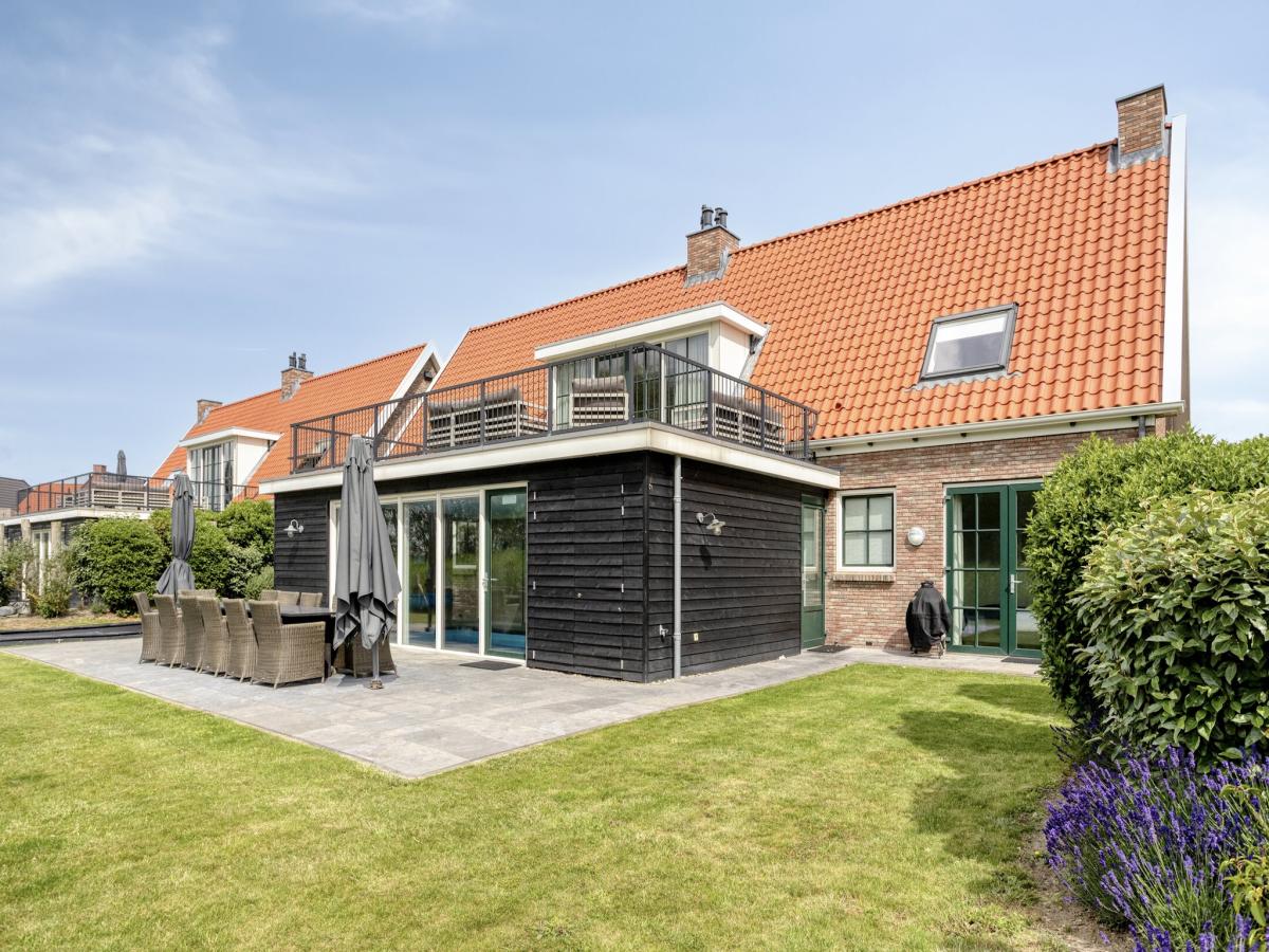 Exterior Summer