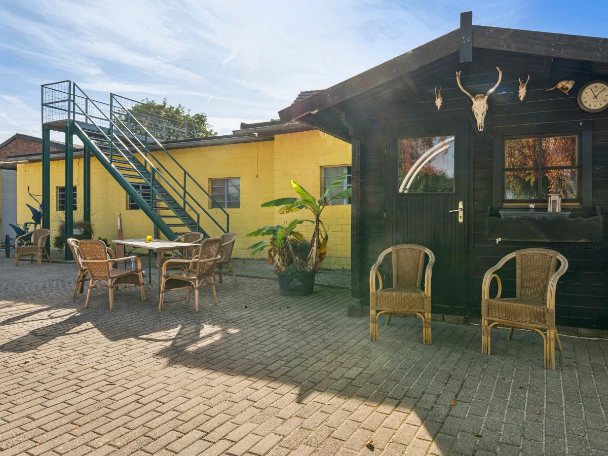 Exterior Summer